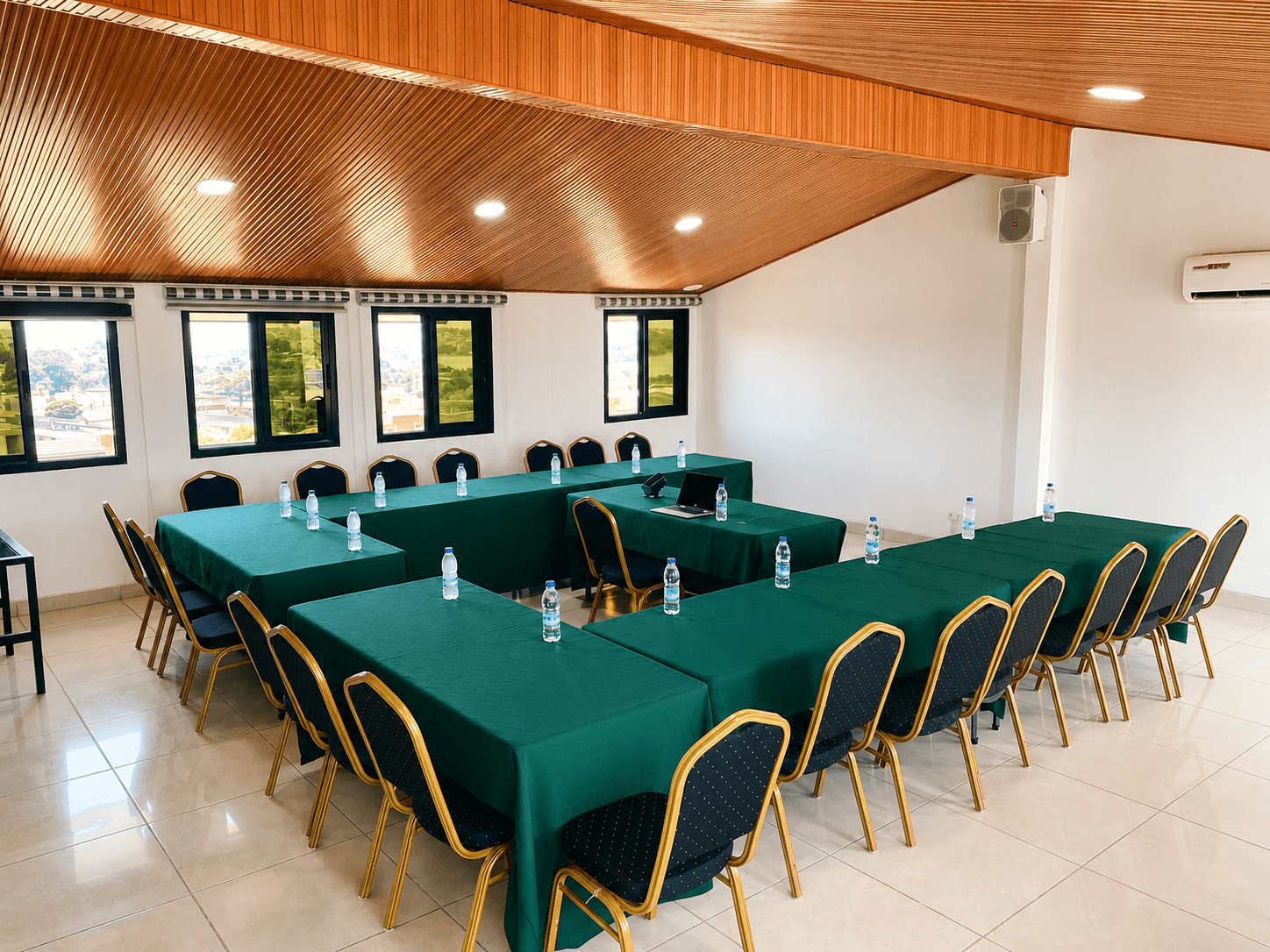 Equipped meeting room