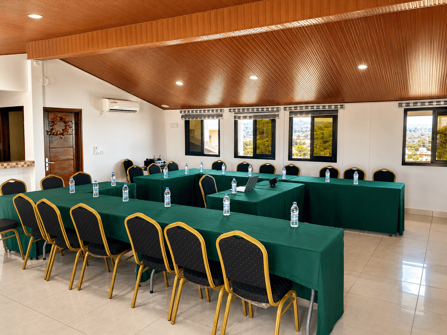 Meeting room, wide view